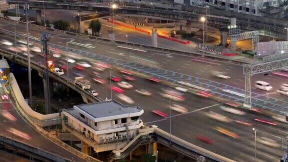 泰国曼谷的立交桥、地铁和城市交通夜景
