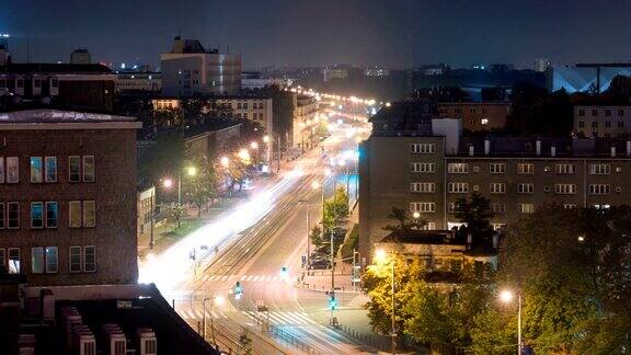 华沙独立大道的夜景