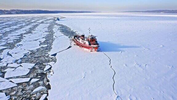维斯瓦河上的破冰船普洛克鸟瞰图