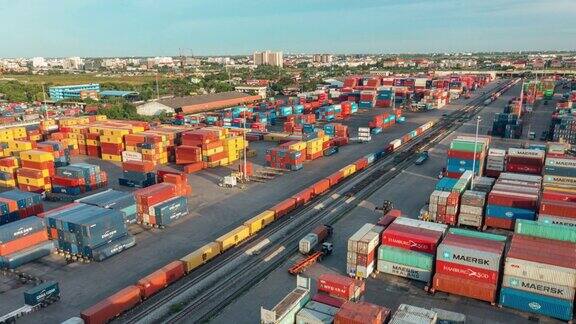4KTimeLapse或HyperLapse:鸟瞰图码头商埠集装箱货仓适用于商务物流、进出口、海运或货物运输