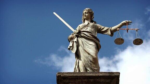 夫人正义雕像