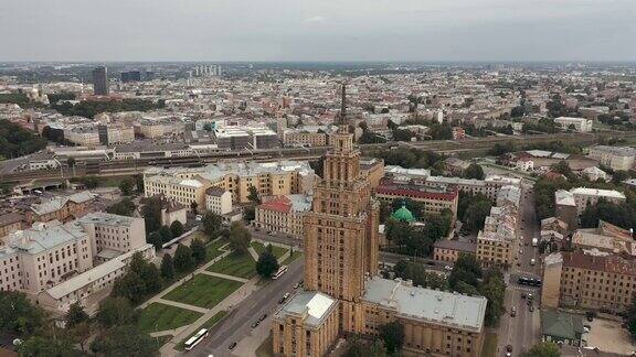 拉脱维亚里加2019年5月无人机拍摄的拉脱维亚科学院大楼和里加的