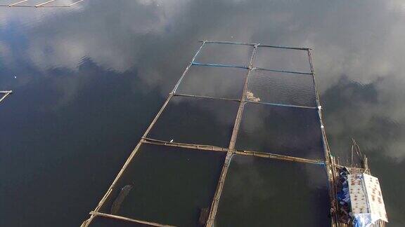 水产养殖业维持了拉古那Sampaloc湖农村小渔村的生计无人驾驶飞机、空中拍摄