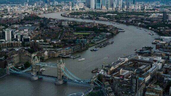 4k延时:英国伦敦金丝雀码头塔桥和办公楼的鸟瞰图