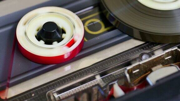 磁带盘开始录音或重放