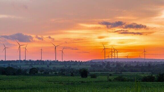 夕阳时分风光云天的风力发电机组的时间延时图