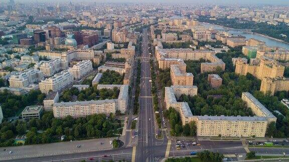 日落黄昏莫斯科城市风景交通街道圈路口空中全景4k时间推移俄罗斯