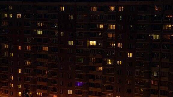 窗户上的时光流逝城市之光