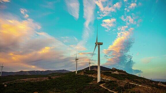 风力涡轮机俯瞰直布罗陀海峡-日落时间流逝