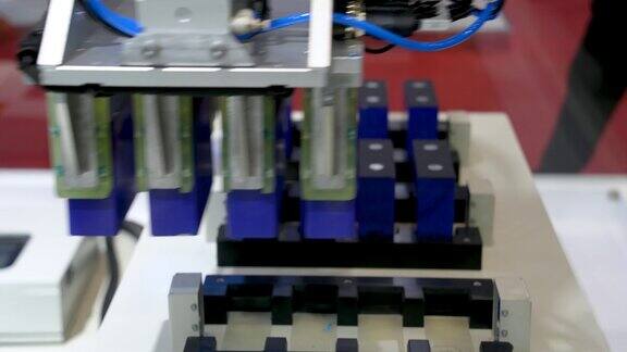 锂电池工业制造中的人工智能机器