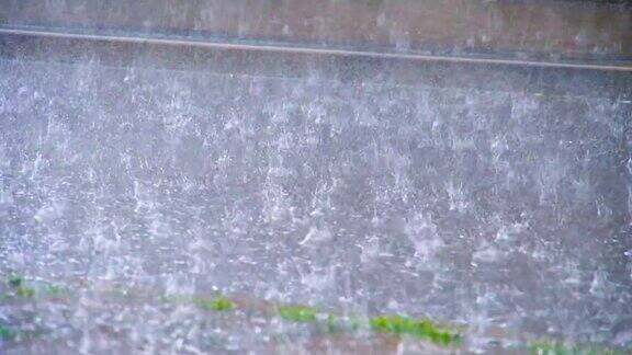 暴风雨天气