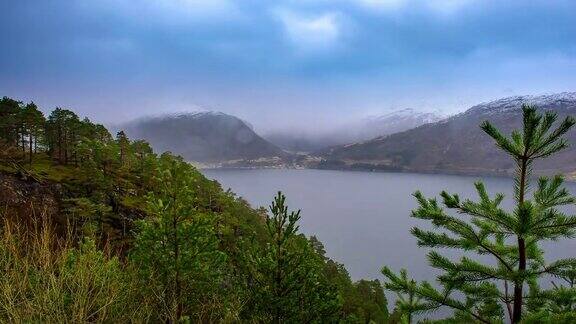 时间流逝:冬季景观雪山挪威罗浮敦群岛