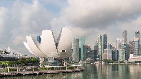 现代建筑滨海湾与蓝天新加坡时间流逝视频