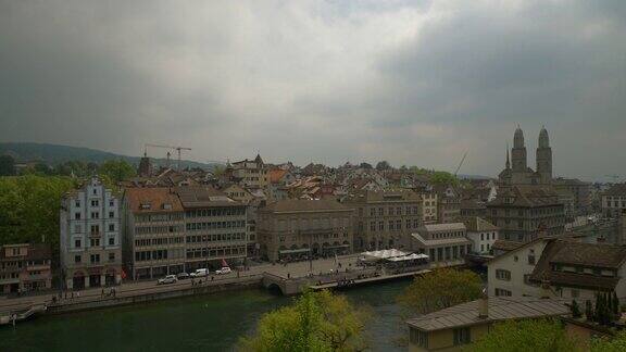 阴天苏黎世著名的城市景观河边屋顶慢镜头全景4k瑞士