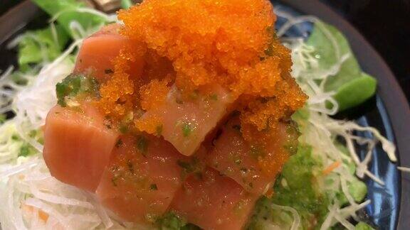 日本料理酸辣三文鱼沙拉