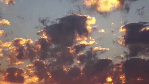 日落天空的云