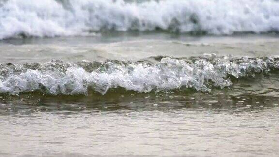 大海海景大浪冲击沙滩