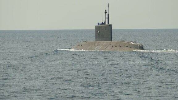 导弹潜艇在公海上