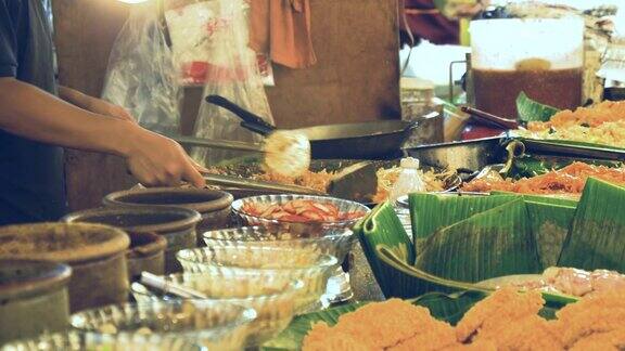 亚洲街头小吃:泰式炒河粉