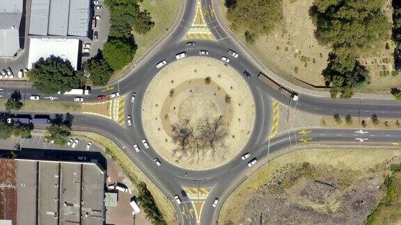 你知道环形交叉路口的规则吗?