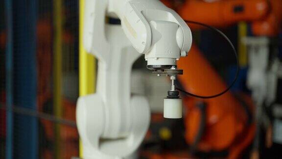提高工厂效率和生产力的创新机器人系统