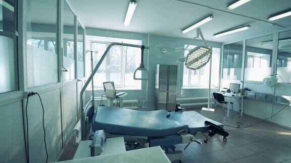 有医疗设备的手术室