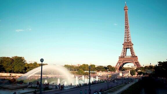 埃菲尔铁塔和特罗卡德罗花园晚上巴黎