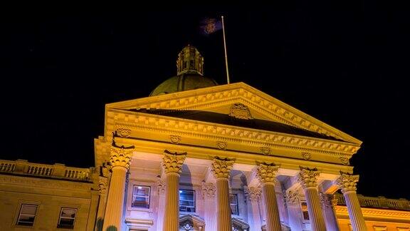 埃德蒙顿议会大厦夜间的超缩图