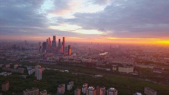 俄罗斯日落时间莫斯科城市现代街区城市空中全景4k