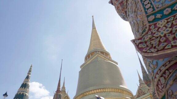 泰国曼谷玉寺的金塔和巨塔