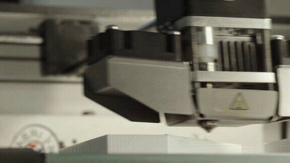 技术三维打印机的工作3D打印机在打印特写3D打印机的工作过程