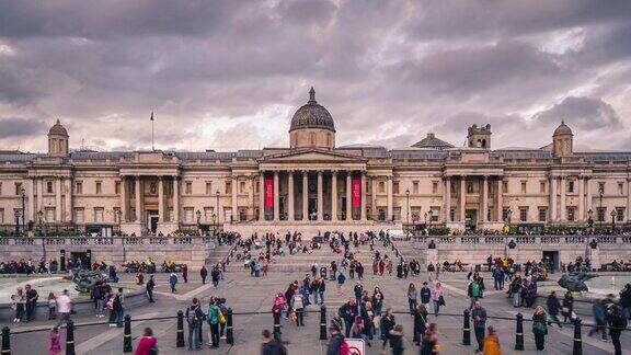 伦敦国家美术馆特拉法加广场区域人群交通和通勤旅游人群的时间流逝