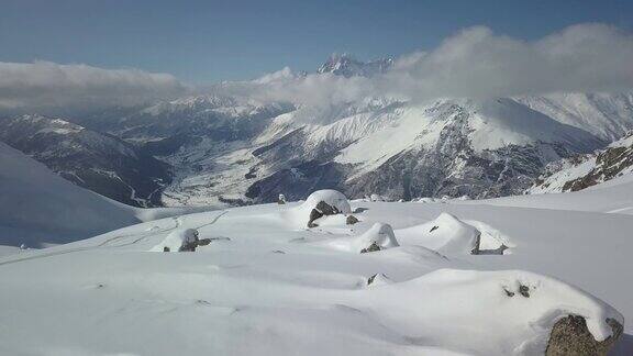 雪山鸟瞰图