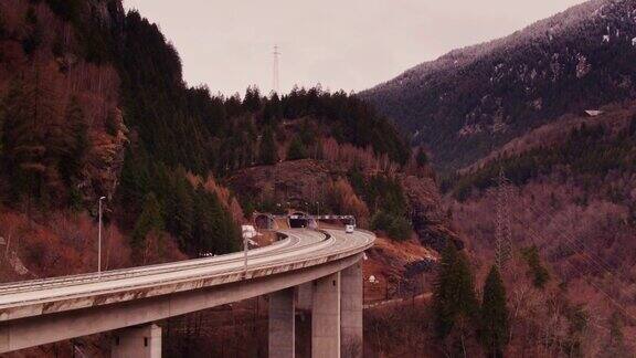 瑞士阿尔卑斯山的公路隧道-无人机拍摄