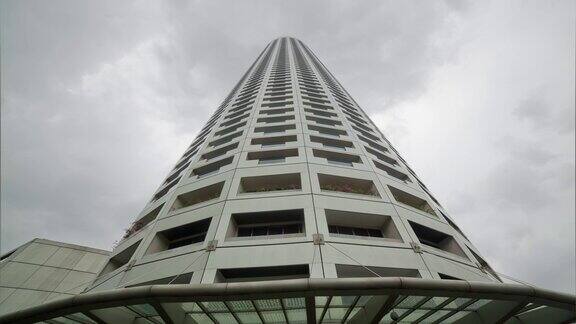 阴天新加坡摩天大楼上观看4k时间推移