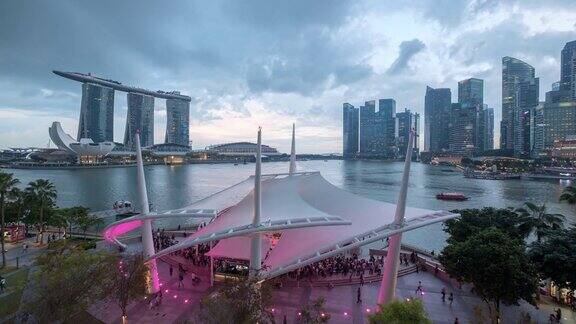 4K延时拍摄新加坡城市白天到晚上美丽的灯光