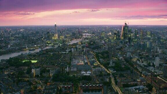 伦敦著名的地标黎明时分的城市风光泰晤士河边著名的景点和建筑英格兰英国用红色武器8K拍摄