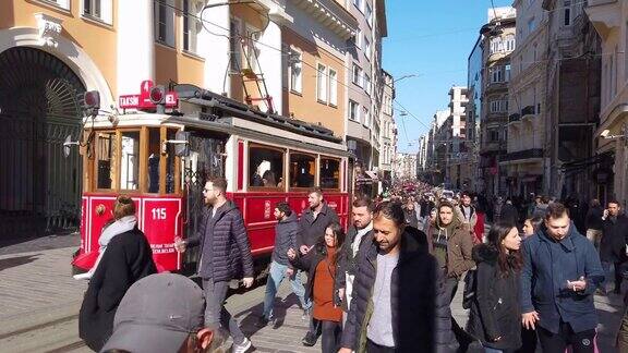 4K:伊斯提卡尔街怀旧红色有轨电车