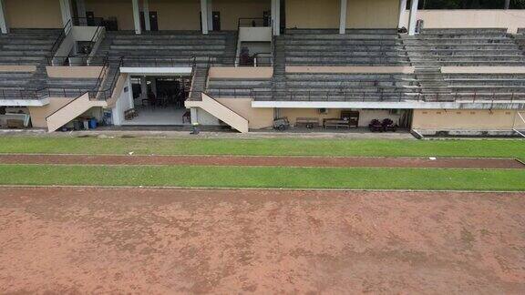 鸟瞰图印尼体育场座椅与跑道