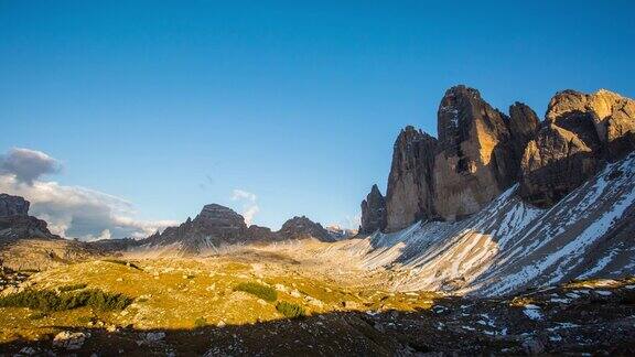 意大利阿尔卑斯山多洛米蒂山脉拉瓦雷多的日落