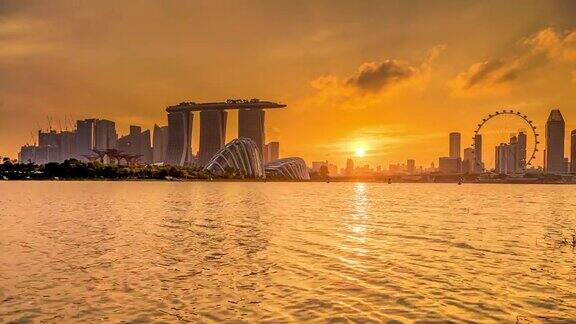 4K时间推移:美丽的城市风景日落新加坡城市在晚上