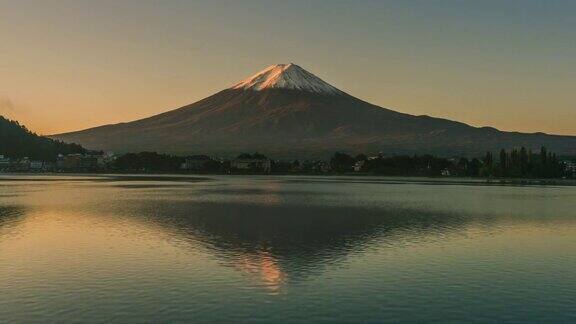 日本富士山白天黑夜的时间流逝