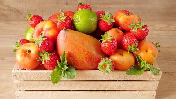 水果箱百香果新鲜水果各种各样的水果收割