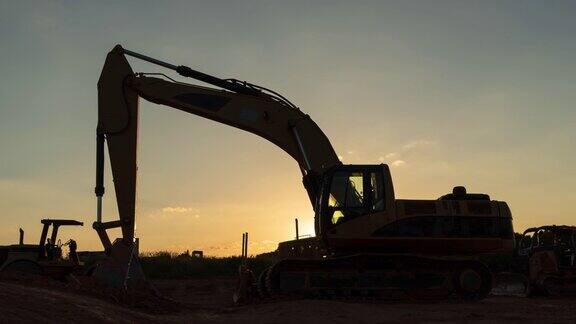 新居施工工地上的挖掘机