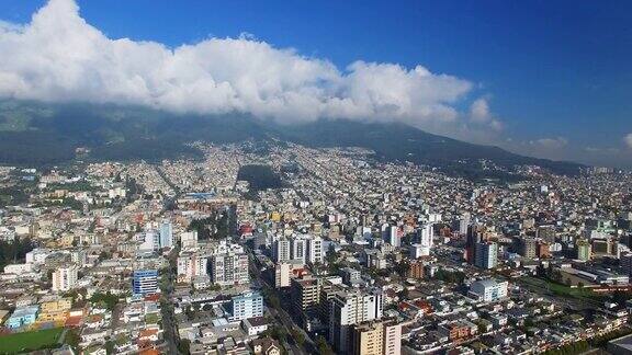 厄瓜多尔首都基多鸟瞰图