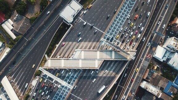 鸟瞰图高速公路与高速公路交叉