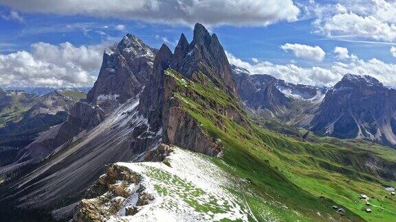 南蒂罗尔的塞塞达地区视图Dolomites