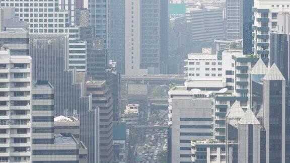 曼谷城市交通在雾霾中的时间流逝