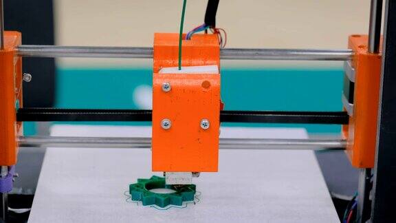 全自动三维3D打印机在科技展上工作