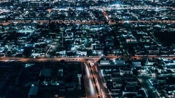 PAN鸟瞰图的住宅区在晚上迪拜阿联酋